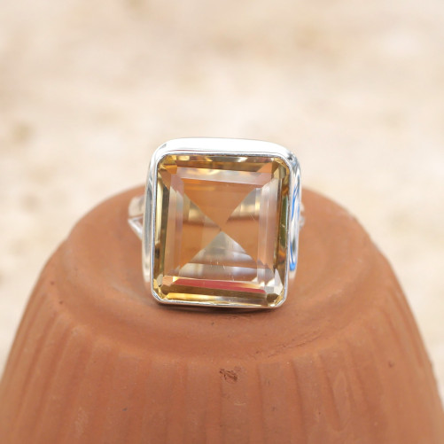 Bague rectangulaire en argent et Citrine facettée T59