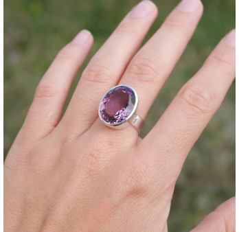 Bague haute ovale en Améthyste facettée et argent lisse T58
