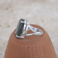 Bague haute argent et pierre ovale Labradorite griffée T59 Bague haute argent et pierre ovale Labradorite griffée T59