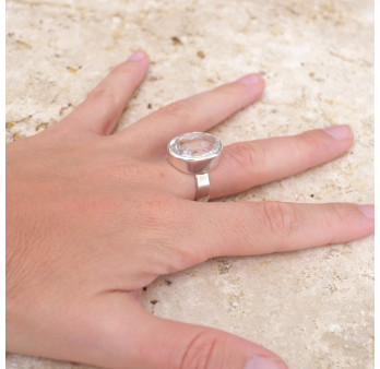 Bague haute ovale en Cristal de roche facettée et argent lisse T58