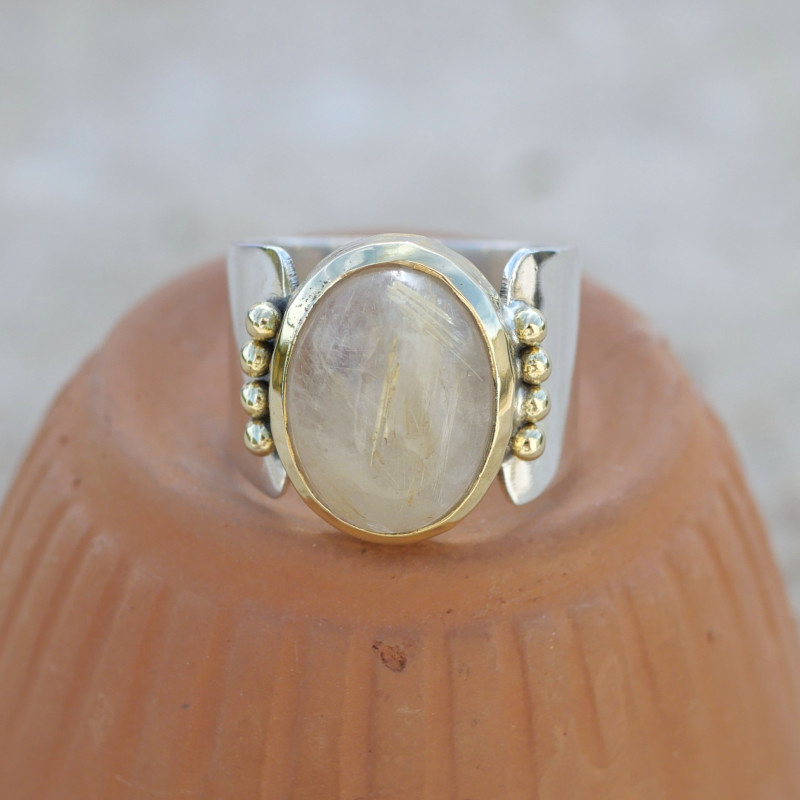 Bague large en pierre Quartz rutile sur monture dorée en argent T62