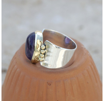 Bague large en pierre Améthyste sur monture dorée en argent T58