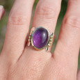 Bague large en pierre Améthyste sur monture dorée en argent T58