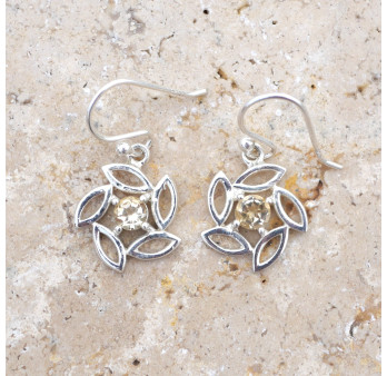 Petites boucles d'oreilles fleur argent et pierre Citrine