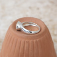 Bague en argent lisse et pierre ovale en Citrine T52