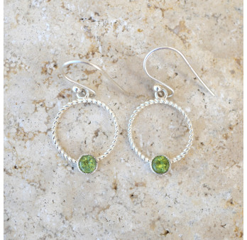 Boucles rond strié en argent et Péridot facettée