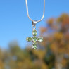 Petit pendentif croix pierre Péridot et argent