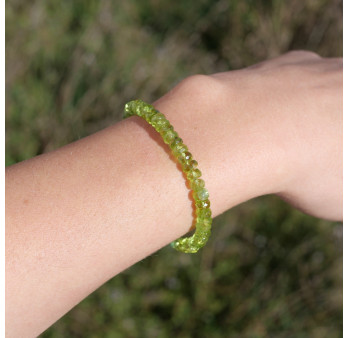 Bracelet en pierres facettées Péridot et fermoir argent