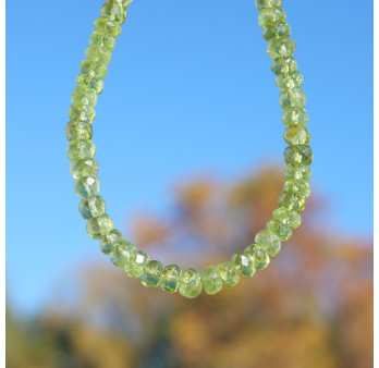 Bracelet en pierres facettées Péridot et fermoir argent