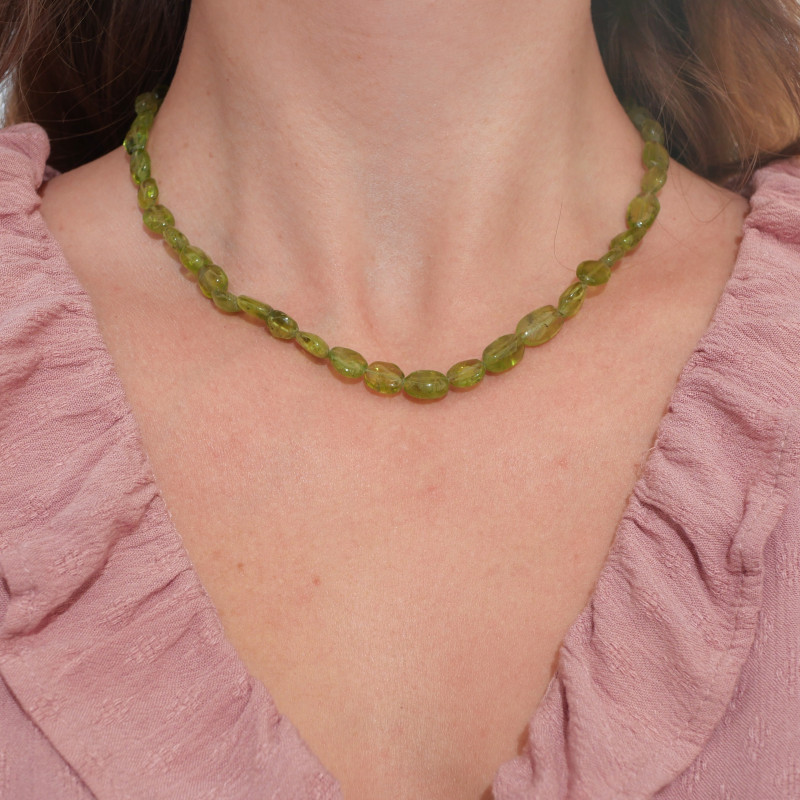 Collier pierres naturelles galets en Péridot