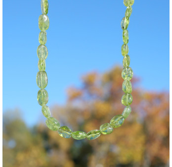 Collier pierres naturelles galets en Péridot
