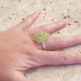 Bague hexagonale argent et 19 petites pierres Péridot T57