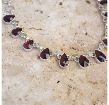 Collier souple en argent et 13 pierres gouttes en Grenat
