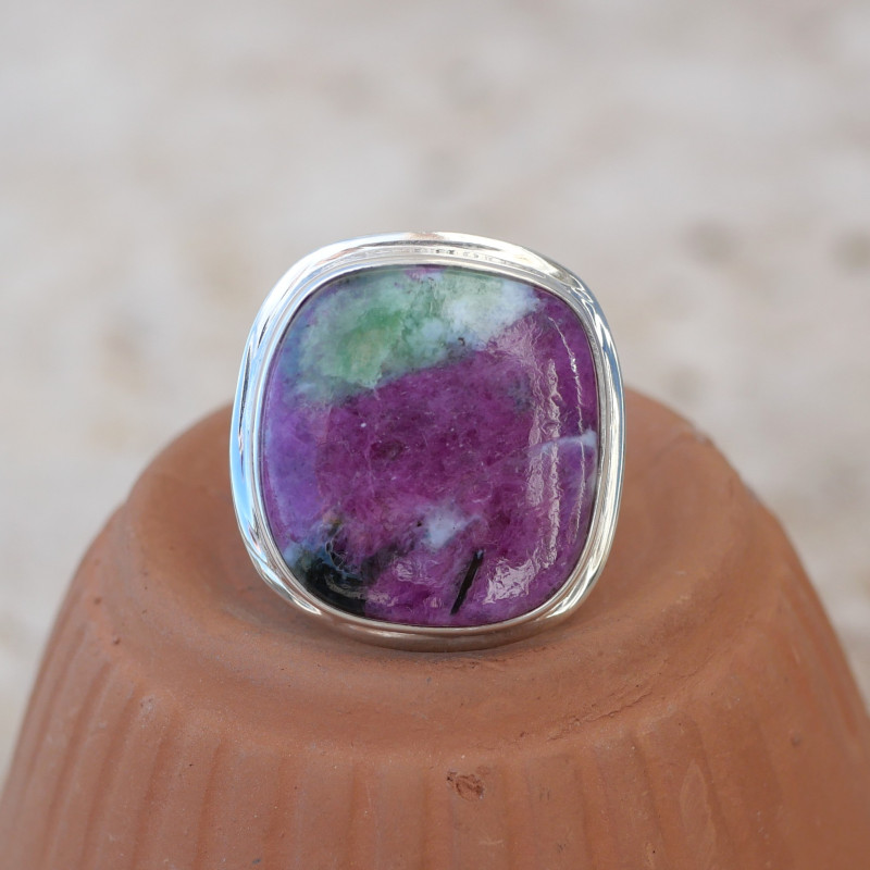 Bague carrée argent plat et pierre Rubis sur Zoisite T53 Bague carrée argent plat et pierre Rubis sur Zoisite T53