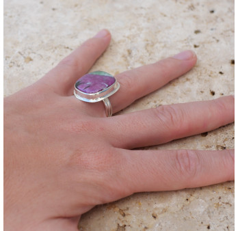 Bague carrée argent plat et pierre Rubis sur Zoisite T53