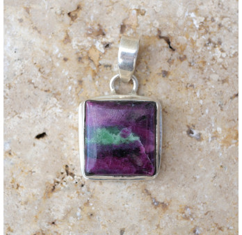 Pendentif carré argent double et pierre Rubis sur Zoisite