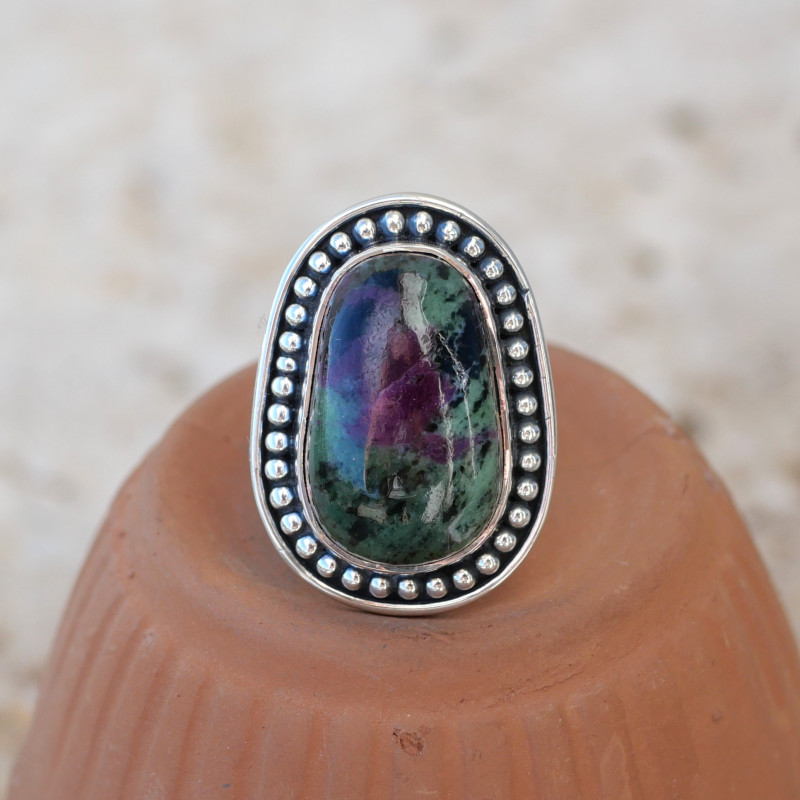 Bague argent ciselé et pierre Rubis sur Zoisite T53 réglable