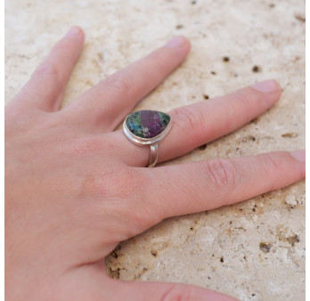 Bague goutte pierre Rubis sur Zoisite et argent T57