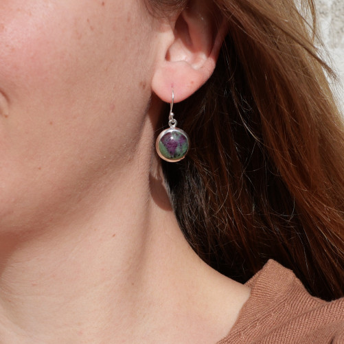 Boucles d'oreilles rondes pierre Rubis sur Zoisite et argent