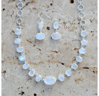 Boucles princesse argent et Pierre de lune irisée