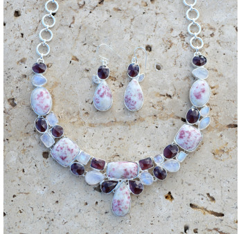Collier plastron argent 30 pierres Cinabre Grenat et Pierre de lune