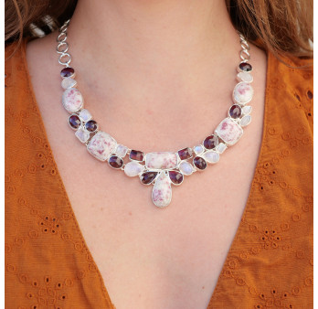 Collier plastron argent 30 pierres Cinabre Grenat et Pierre de lune