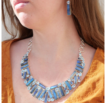 Collier plastron argent 64 pierres Labradorite et Topaze bleue