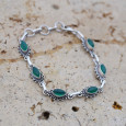 Bracelet argent ciselé et 6 pierres navettes en Agate verte Bracelet argent ciselé et 6 pierres navettes en Agate verte