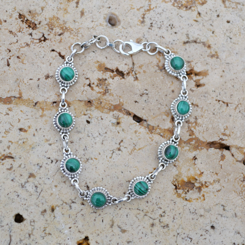 Bracelet argent ciselé et 8 pierres rondes en Malachite Bracelet argent ciselé et 8 pierres rondes en Malachite