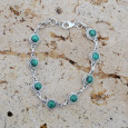 Bracelet argent ciselé et 8 pierres rondes en Malachite Bracelet argent ciselé et 8 pierres rondes en Malachite