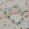 Bracelet argent ciselé et 8 pierres rondes en Malachite Bracelet argent ciselé et 8 pierres rondes en Malachite