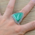 Grosse bague triangle en pierre Malachite et argent ciselé T56 Grosse bague triangle en pierre Malachite et argent ciselé T56