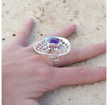 Grande bague corolle en argent et pierre Améthyste T58