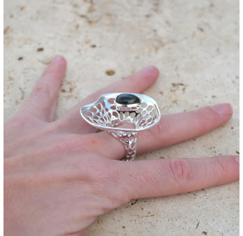 Grande bague corolle en argent et pierre Labradorite T60