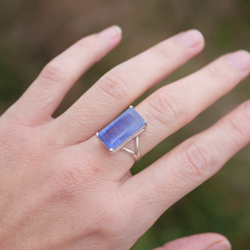 Bague rectangulaire pierre Tanzanite et argent T54