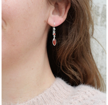 Boucles d'oreilles fines navettes en argent et Cornaline