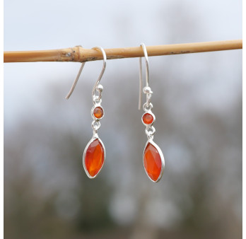 Boucles d'oreilles fines navettes en argent et Cornaline
