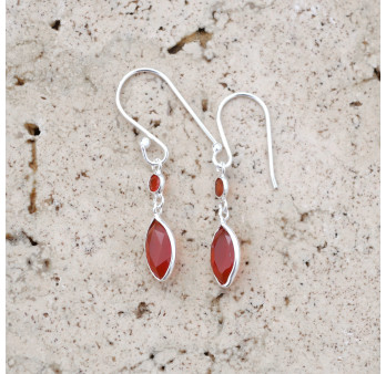 Boucles d'oreilles fines navettes en argent et Cornaline