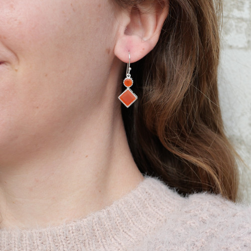Boucles en argent et 2 pierres facettées en Cornaline