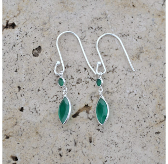 Boucles d'oreilles fines navettes en argent et Agate verte