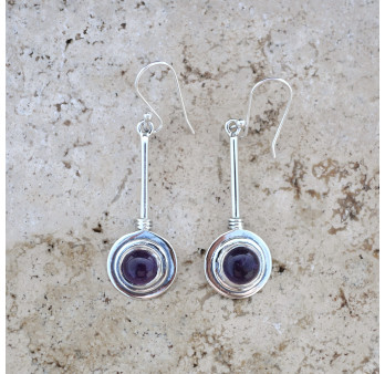 Longues boucles en argent et pierre ronde en Améthyste
