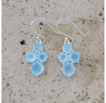 Petites boucles 4 pierres en Calcédoine griffées et argent
