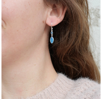 Boucles d'oreilles fines navettes en argent et Calcédoine