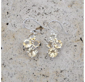 Petites boucles 4 pierres en Citrine griffées et argent