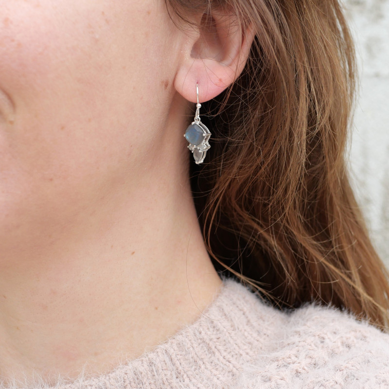 Petites boucles en argent et 4 pierres facettées en Labradorite