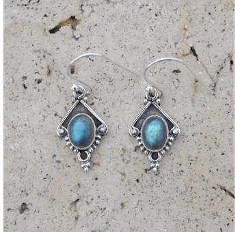 Petites boucles argent pointe ciselé et pierre Labradorite
