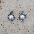 Petites boucles argent pointe ciselé et Perle de culture