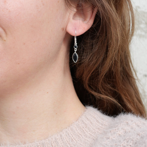 Boucles d'oreilles fines navettes en argent et Onyx noir