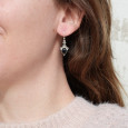 Petites boucles argent ciselé et pierre ovale Onyx noir