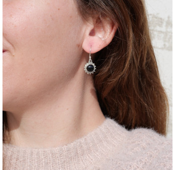 Petites boucles soleil argent et pierre Onyx noir ronde